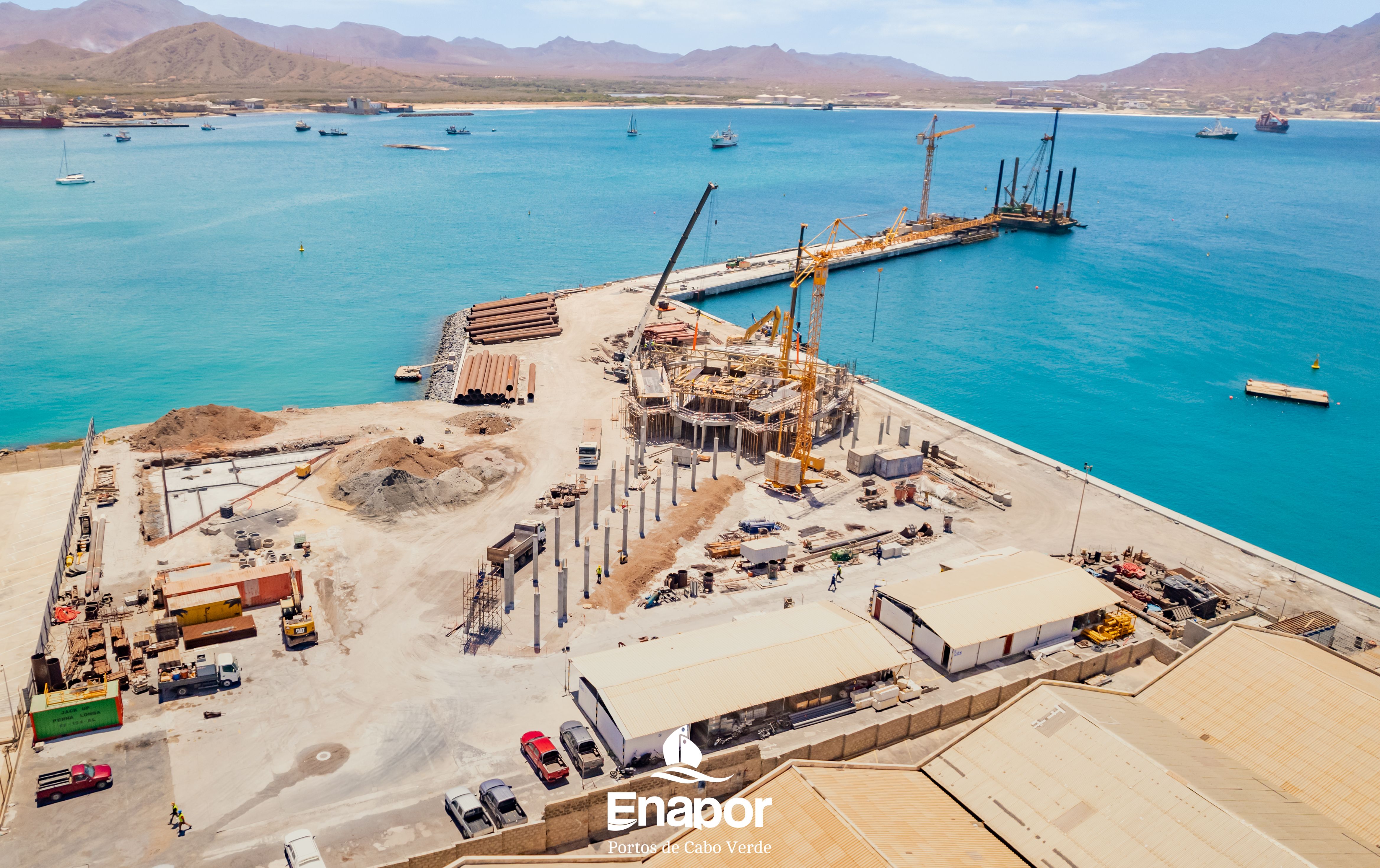 Avanços das obras do Terminal de Cruzeiros do Mindelo Montagem da